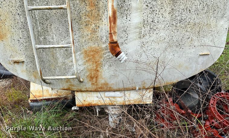 image for item EN5537 Tank truck bed