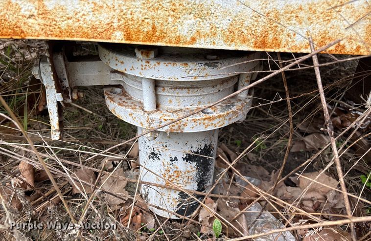 image for item EN5537 Tank truck bed