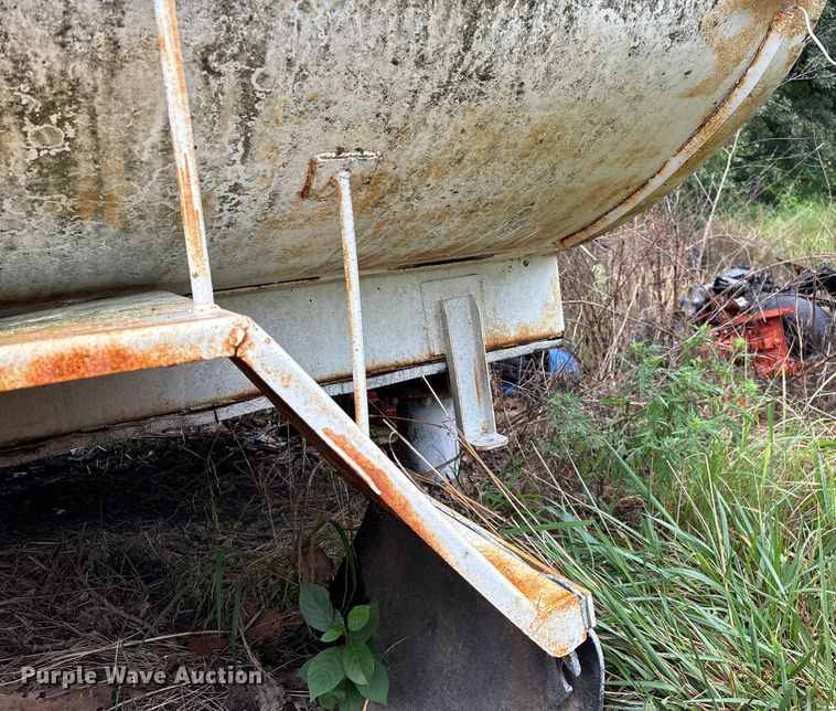 image for item EN5537 Tank truck bed