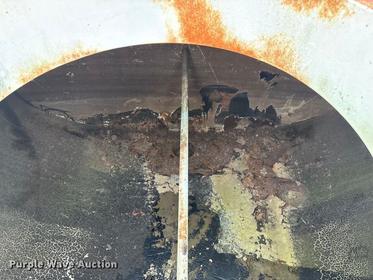 image for item EN5537 Tank truck bed