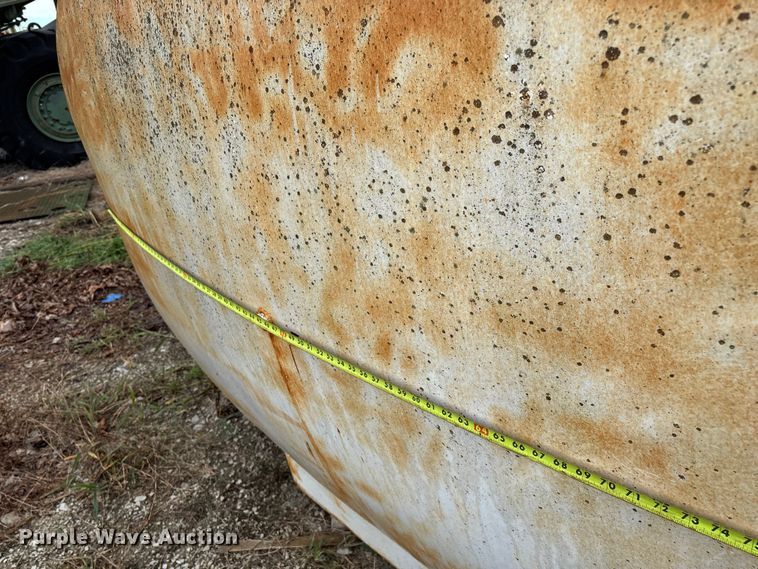 image for item EN5537 Tank truck bed