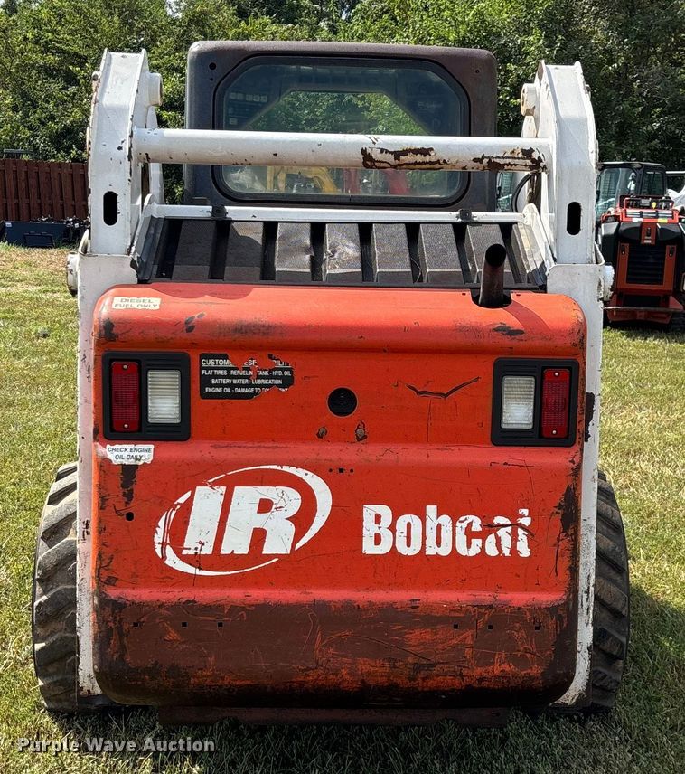 image for item EN5555 2000 Bobcat 773 skid steer loader