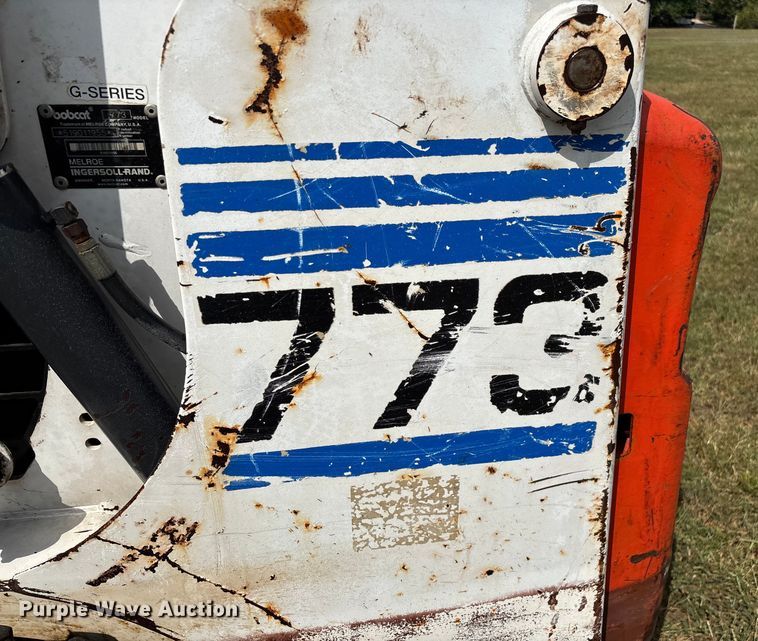 image for item EN5555 2000 Bobcat 773 skid steer loader