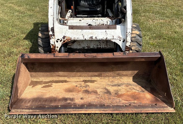 image for item EN5555 2000 Bobcat 773 skid steer loader