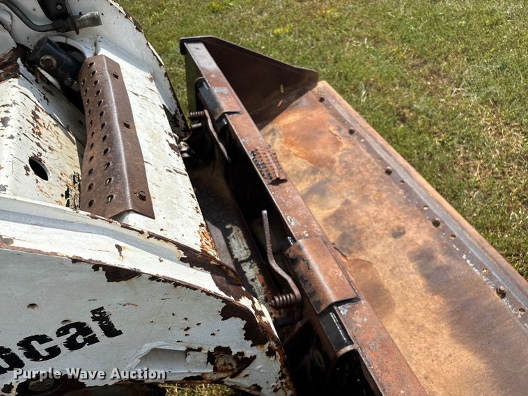 image for item EN5555 2000 Bobcat 773 skid steer loader