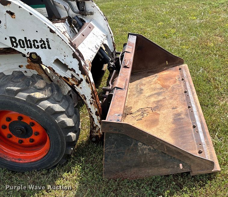 image for item EN5555 2000 Bobcat 773 skid steer loader