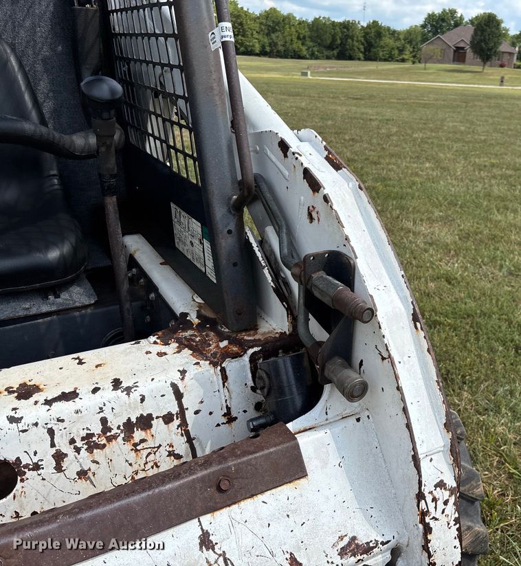 image for item EN5555 2000 Bobcat 773 skid steer loader