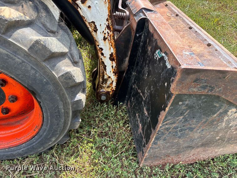 image for item EN5555 2000 Bobcat 773 skid steer loader
