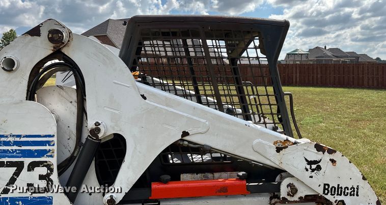 image for item EN5555 2000 Bobcat 773 skid steer loader