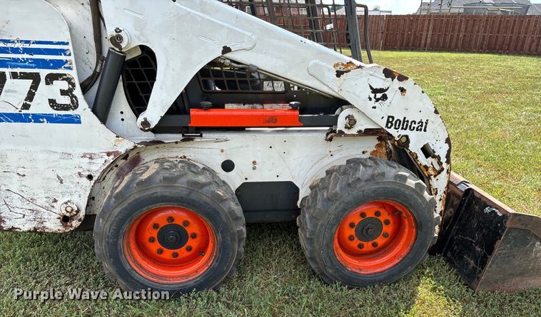 image for item EN5555 2000 Bobcat 773 skid steer loader