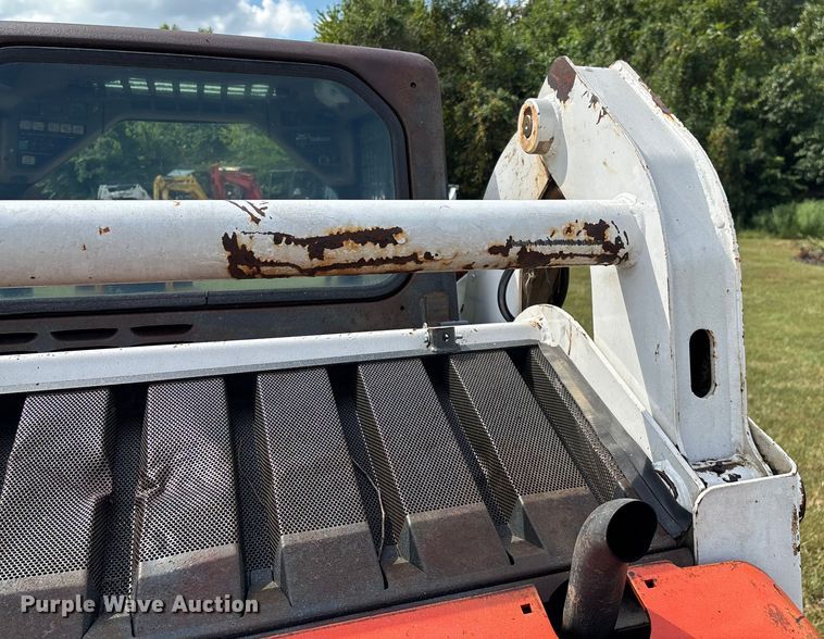 image for item EN5555 2000 Bobcat 773 skid steer loader