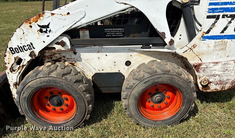 image for item EN5555 2000 Bobcat 773 skid steer loader