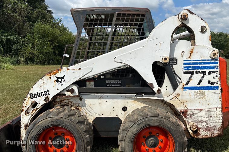 image for item EN5555 2000 Bobcat 773 skid steer loader