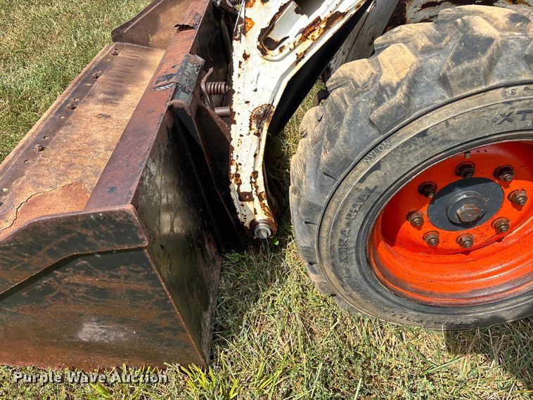 image for item EN5555 2000 Bobcat 773 skid steer loader