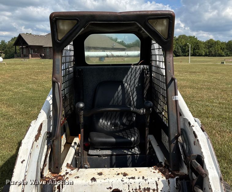 image for item EN5555 2000 Bobcat 773 skid steer loader