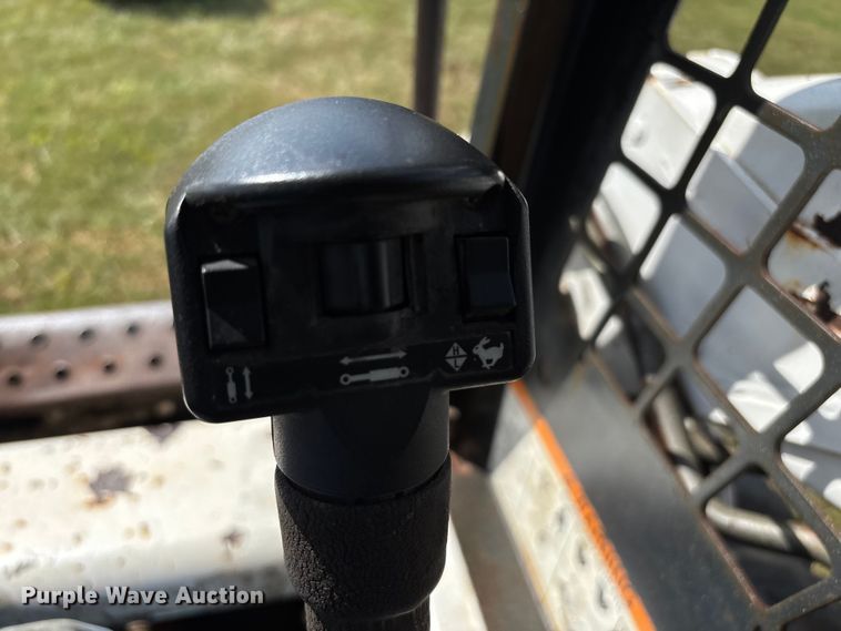 image for item EN5555 2000 Bobcat 773 skid steer loader