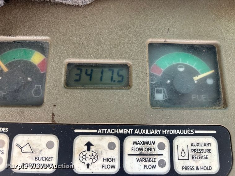 image for item EN5555 2000 Bobcat 773 skid steer loader