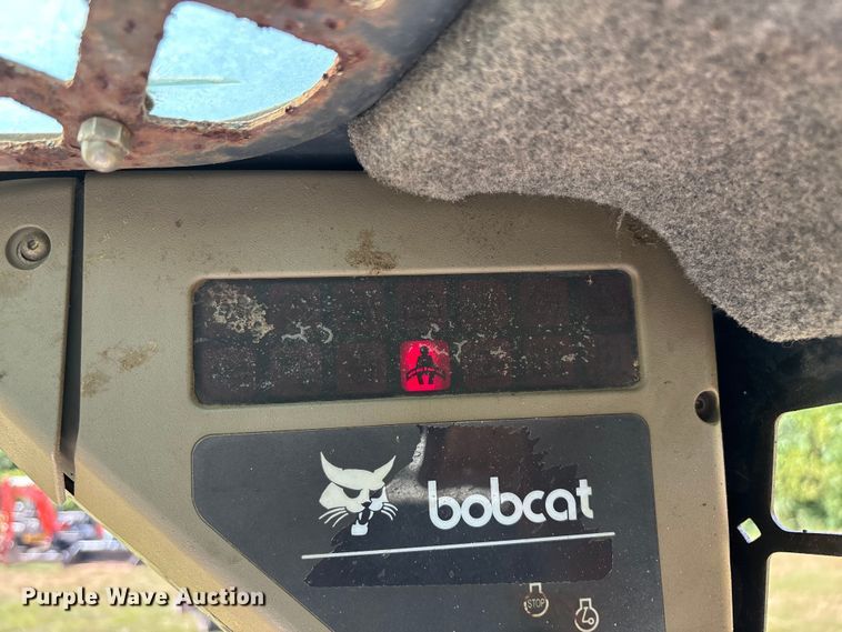 image for item EN5555 2000 Bobcat 773 skid steer loader