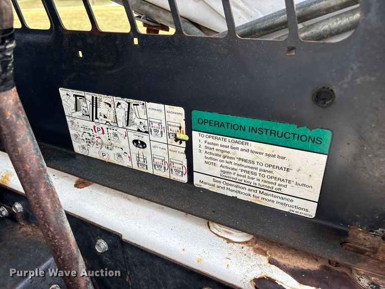 image for item EN5555 2000 Bobcat 773 skid steer loader