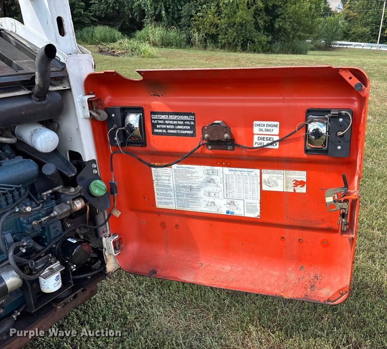 image for item EN5555 2000 Bobcat 773 skid steer loader