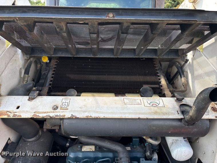 image for item EN5555 2000 Bobcat 773 skid steer loader