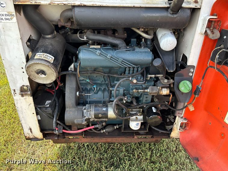 image for item EN5555 2000 Bobcat 773 skid steer loader