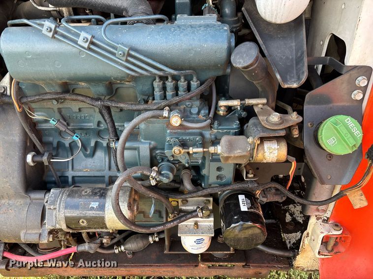 image for item EN5555 2000 Bobcat 773 skid steer loader