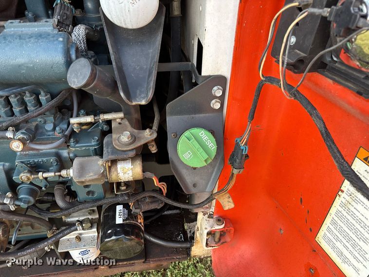 image for item EN5555 2000 Bobcat 773 skid steer loader