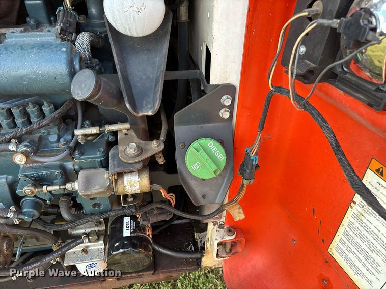 image for item EN5555 2000 Bobcat 773 skid steer loader