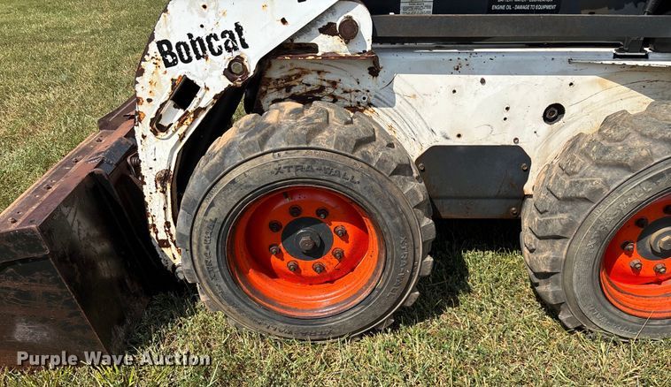 image for item EN5555 2000 Bobcat 773 skid steer loader