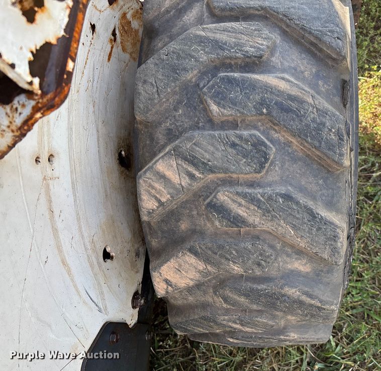 image for item EN5555 2000 Bobcat 773 skid steer loader