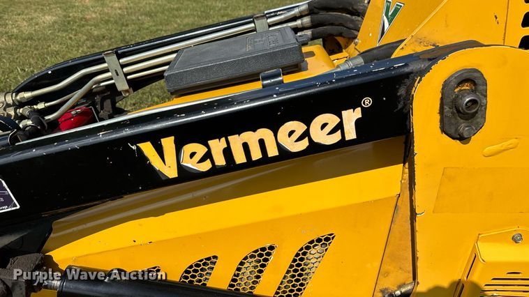 image for item EN5556 2016 Vermeer S800TX compact utility loader