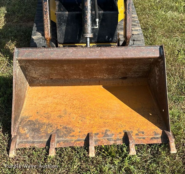 image for item EN5556 2016 Vermeer S800TX compact utility loader