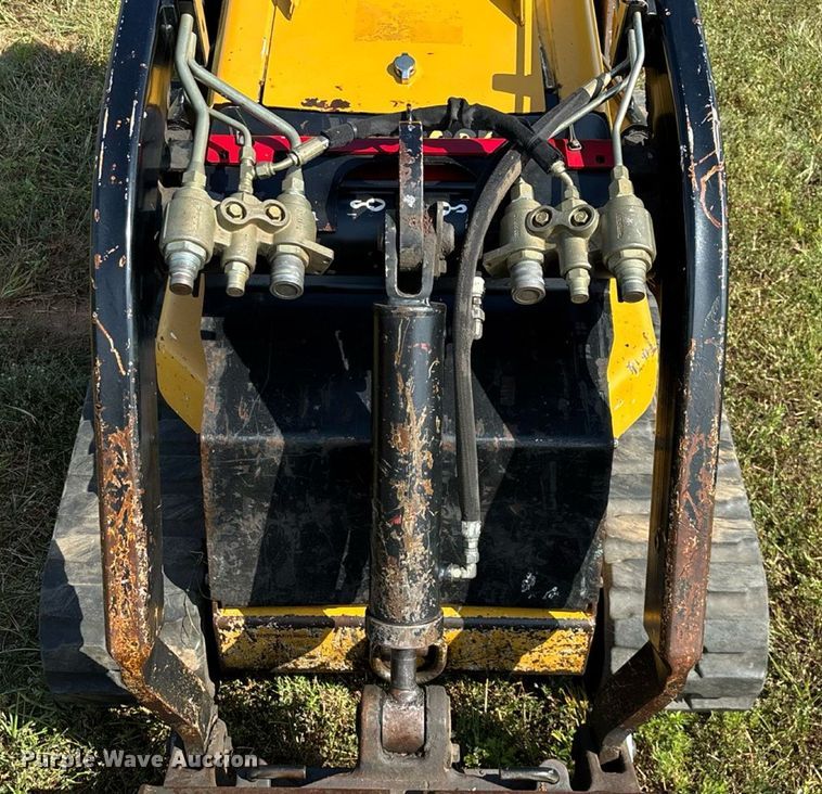 image for item EN5556 2016 Vermeer S800TX compact utility loader