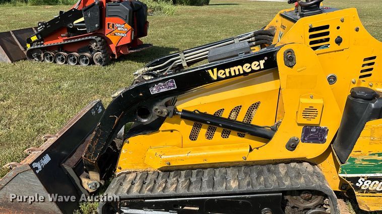 image for item EN5556 2016 Vermeer S800TX compact utility loader