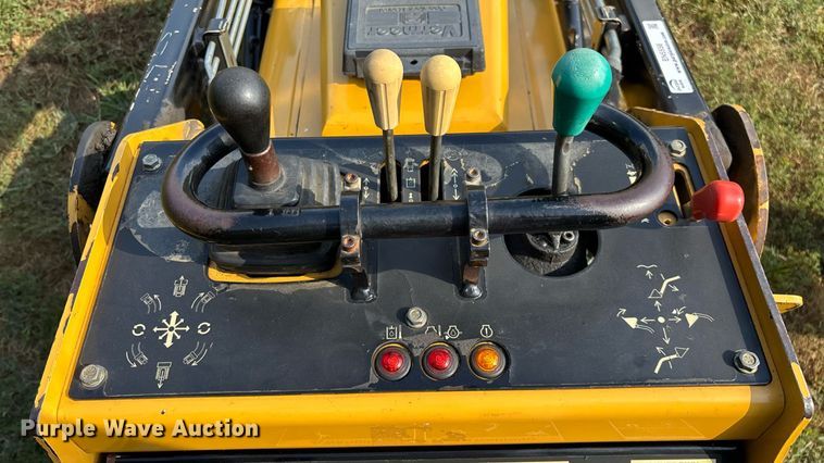 image for item EN5556 2016 Vermeer S800TX compact utility loader