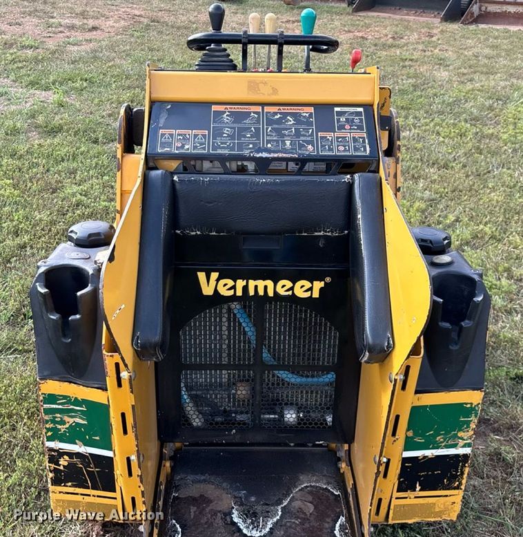 image for item EN5556 2016 Vermeer S800TX compact utility loader