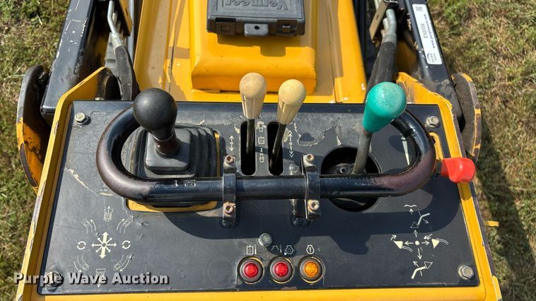 image for item EN5556 2016 Vermeer S800TX compact utility loader