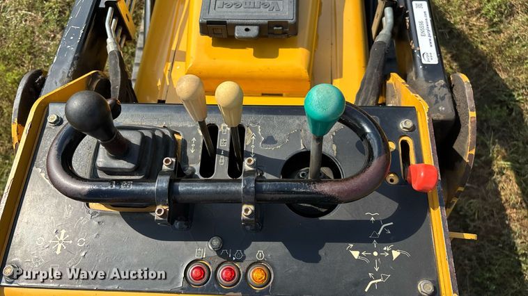 image for item EN5556 2016 Vermeer S800TX compact utility loader