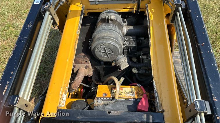 image for item EN5556 2016 Vermeer S800TX compact utility loader