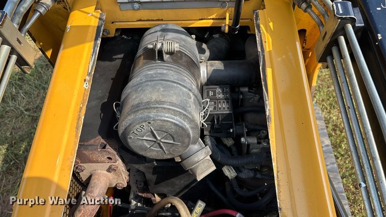 image for item EN5556 2016 Vermeer S800TX compact utility loader