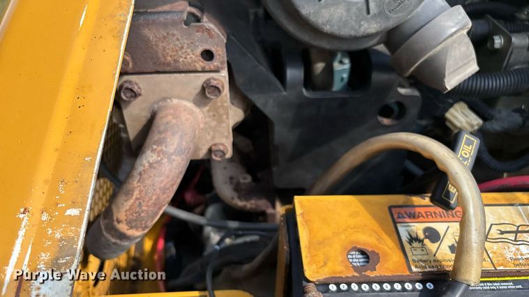 image for item EN5556 2016 Vermeer S800TX compact utility loader