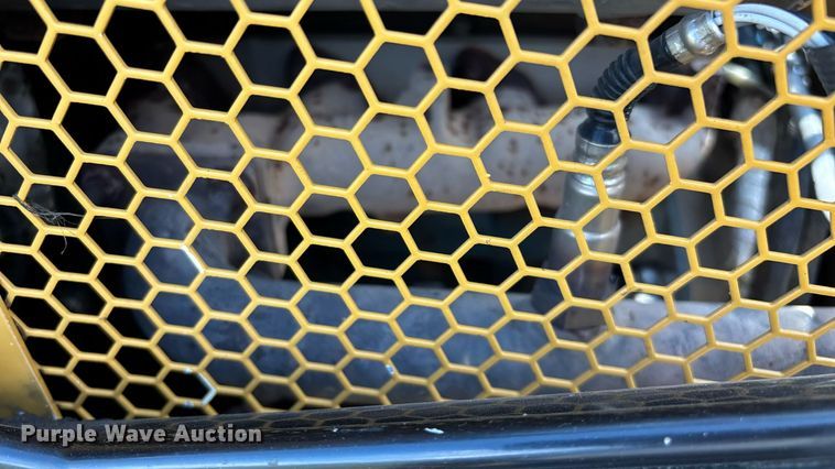 image for item EN5556 2016 Vermeer S800TX compact utility loader