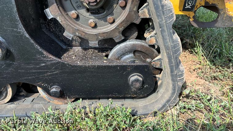 image for item EN5556 2016 Vermeer S800TX compact utility loader