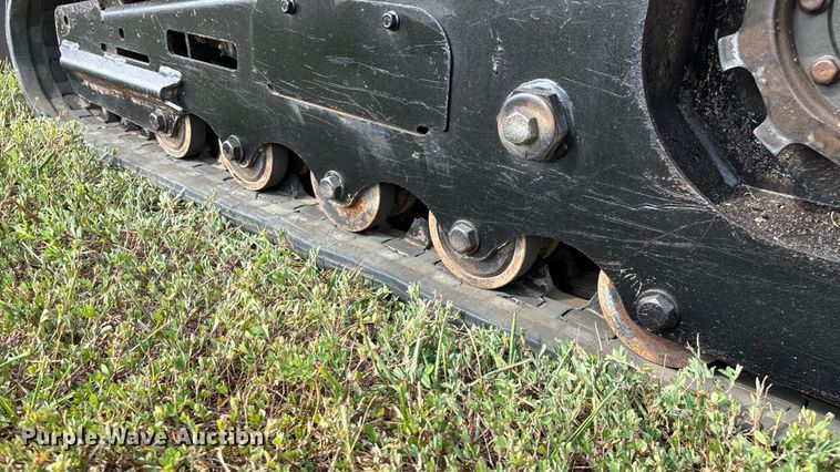 image for item EN5556 2016 Vermeer S800TX compact utility loader