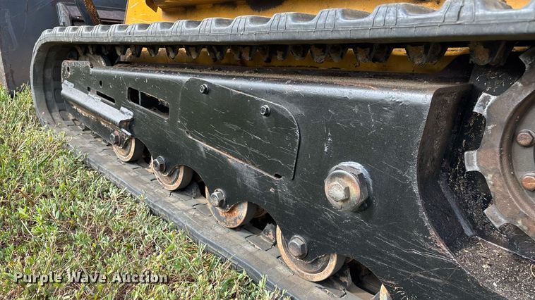 image for item EN5556 2016 Vermeer S800TX compact utility loader