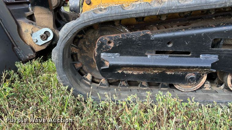 image for item EN5556 2016 Vermeer S800TX compact utility loader