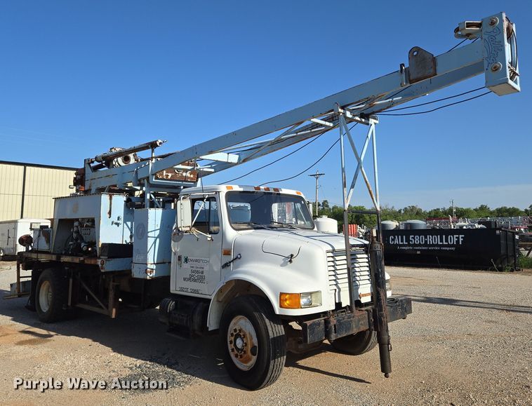 image for item EN8296 1990 International 4900 drilling rig truck