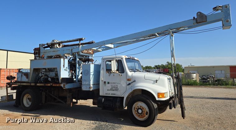 image for item EN8296 1990 International 4900 drilling rig truck