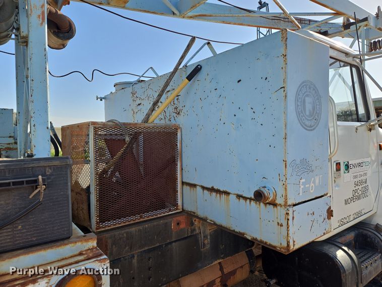 image for item EN8296 1990 International 4900 drilling rig truck